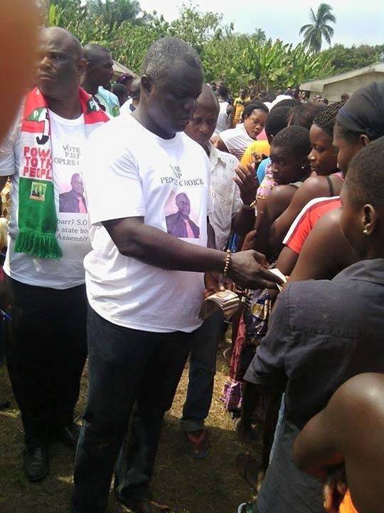 PDP Assemply candidate Barr S Onwe dolls out cash
