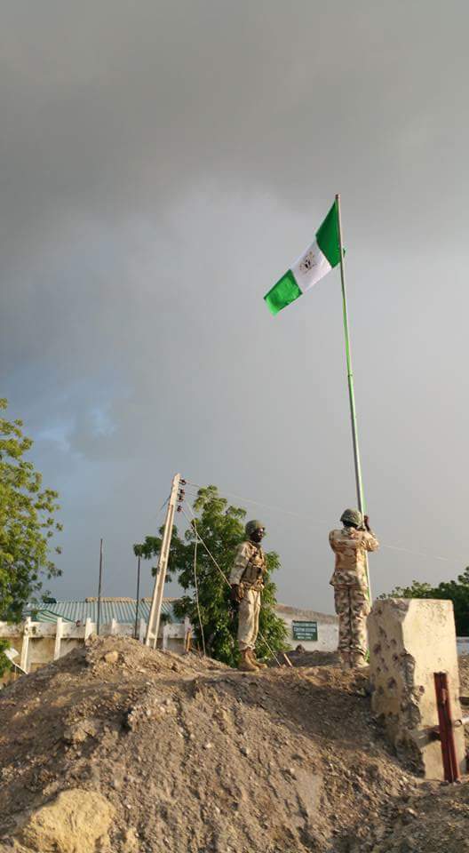Nigeria hoists flag ar Boko Haram forner enclave, Gamboru Ngala