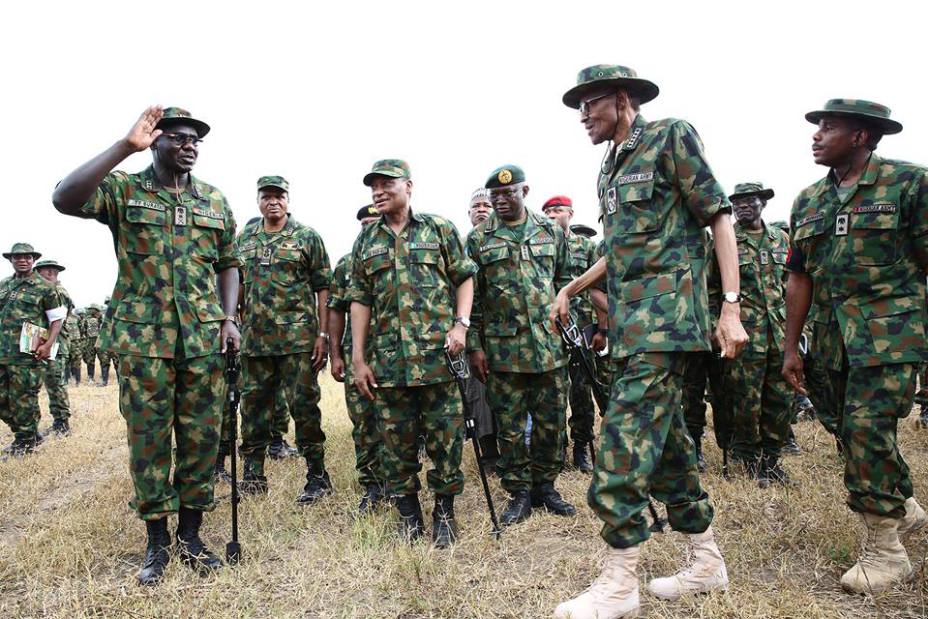 “Pictures-President-Buhari-Dressed-In-Army-Uniform-In-Zamfara-Today”-3