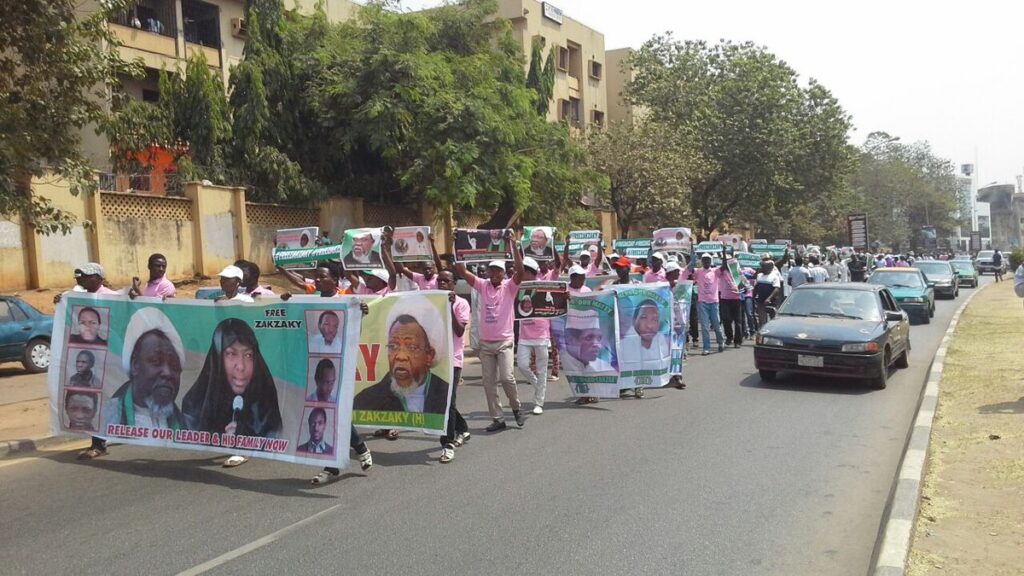 Abuja: Nigerian Students Protest For @ProfOsinbajo To Obey Court And #FreeZakzaky, Zeenat