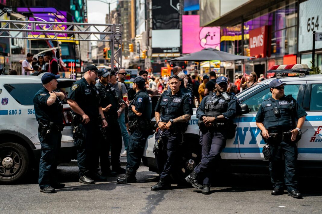 Disturbing Video: NYPD Officer Hits Black Youth on Head, Cracks His Skull with Baton – NewsRescue.com