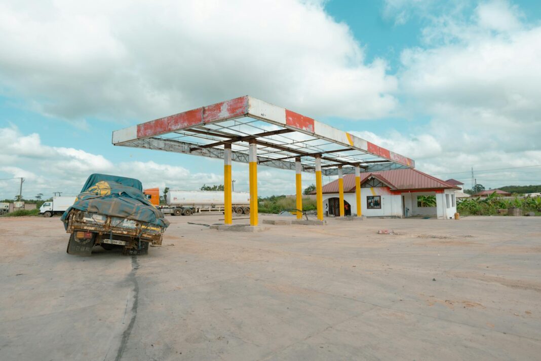 Looted Broken Nation: Fuel Scarcity Looms As Jonathan Cannot Pay Oil Cabal N256 Billion