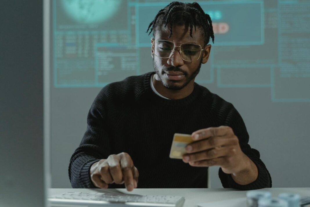 New Nigerian Card Scammers “Employ” Americans To Receive, Forward Packages