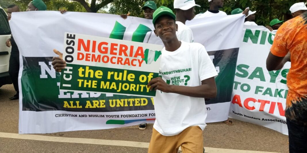 NIGERIA: Pro-Buhari Protesters Offered N2000, Fight Over Money