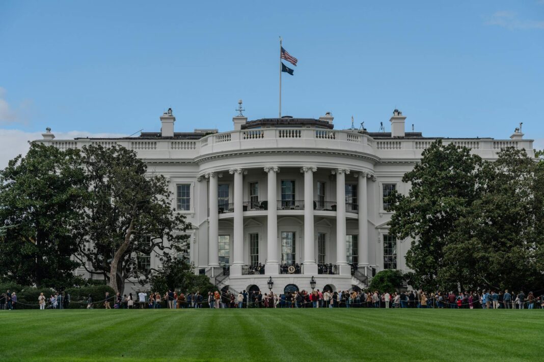 President Eisenhower had secret meetings with aliens- Former Pentagon consultant | NewsRescue